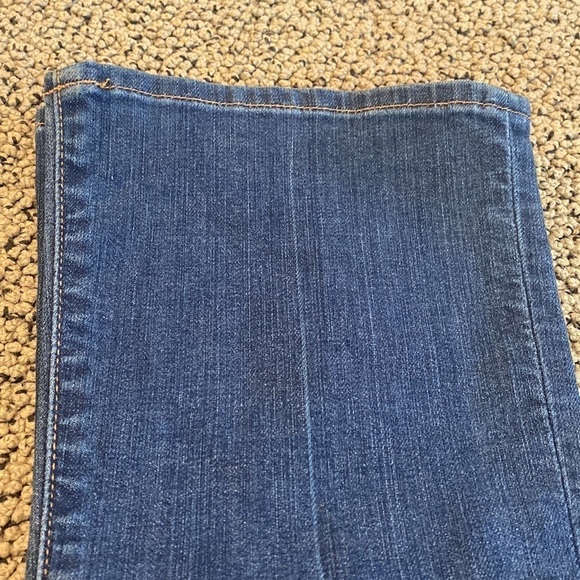 Lucky Brand Lola Bootcut Jeans Size 0 in Like New Condition - Picture 2 of 9